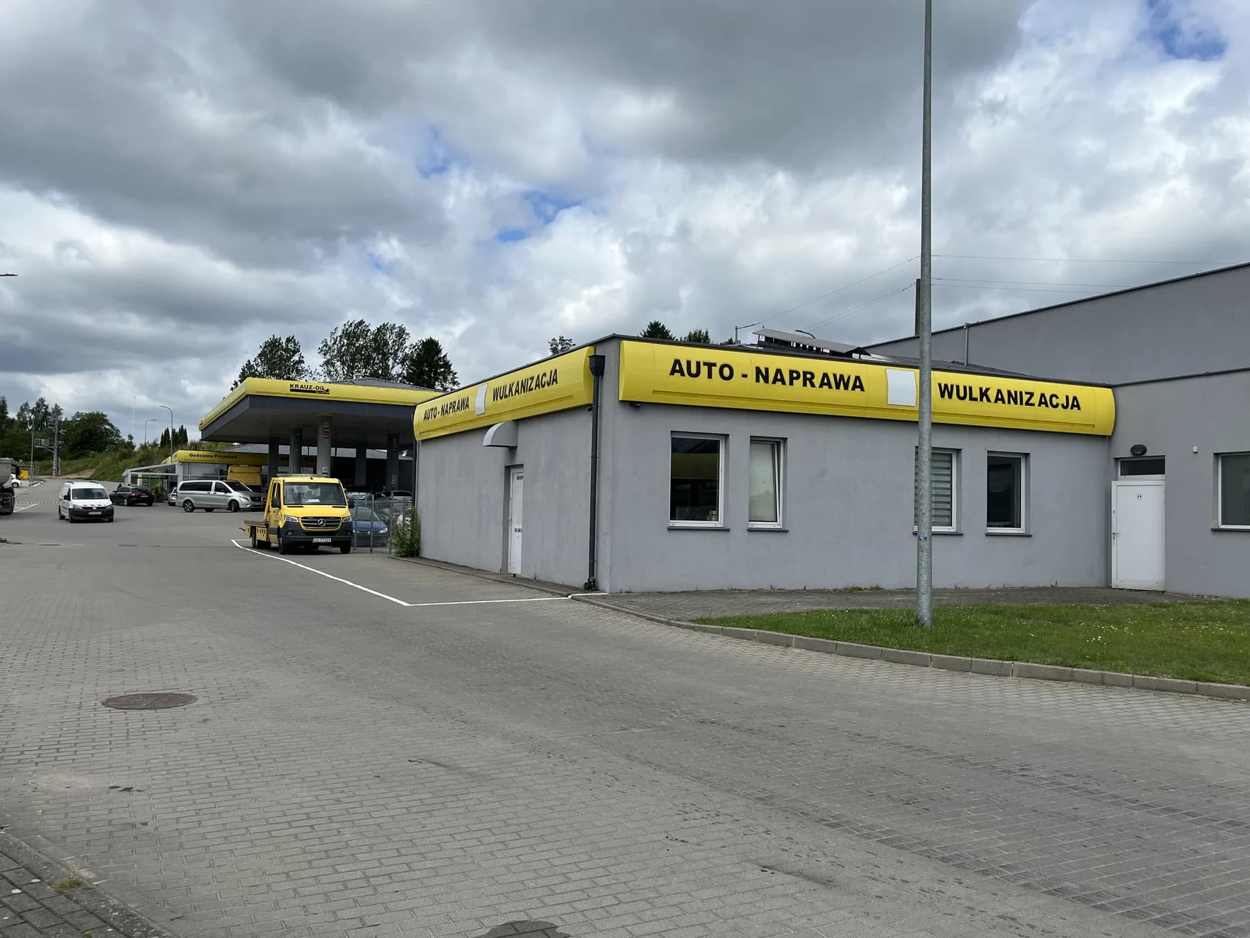 eCarService Szemud workshop and facilities