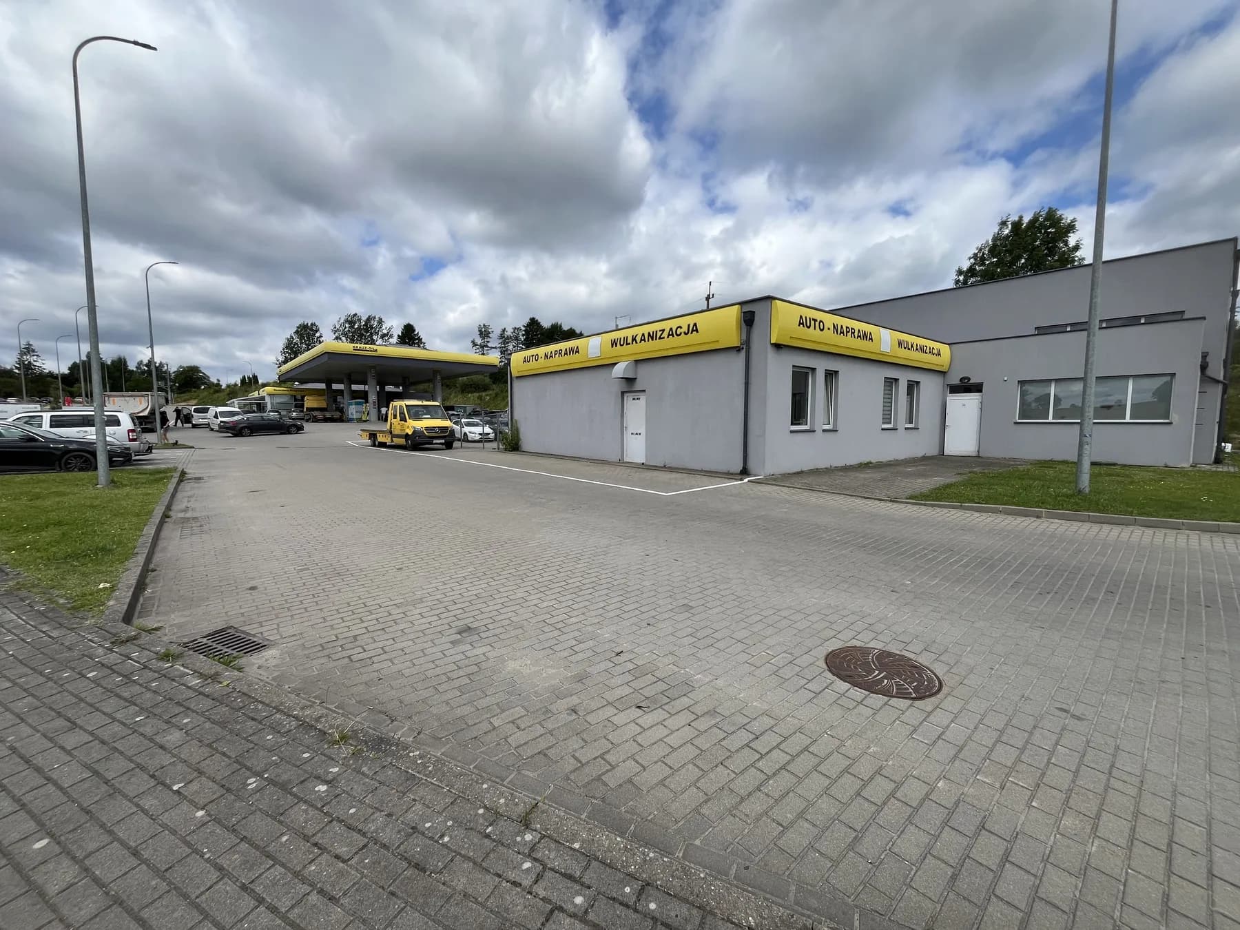 eCarService Szemud workshop and facilities